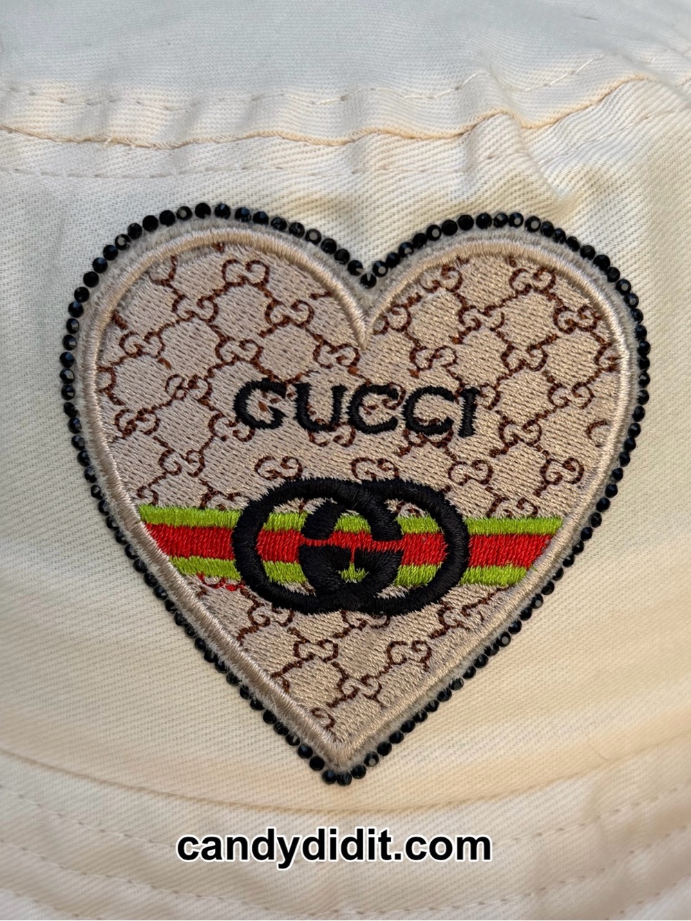 NWT Handmade Gucci Cream Bucket Hat with Heart Logo Patch - Picture 4 of 14